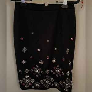 New GORGEOUS White House Black Market Jeweled Skirt. Size 2.